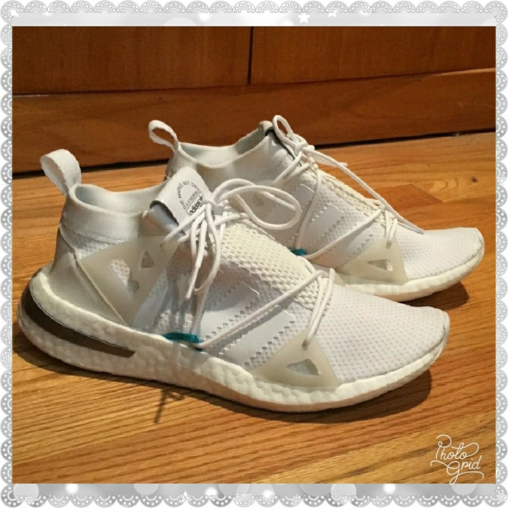 Adidas Women's Arkyn sneaker's in white